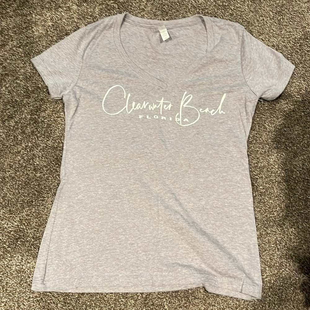 Clearwater Beach T-shirt in great condition Size large. Fits more like medium.